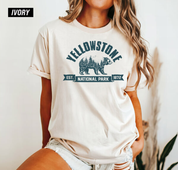 yellowstone bear country tee